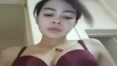 Basah Crot Pasangan Intim Main di Ranjang poster