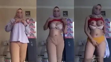 Mahasiswi Jilbab Pap Toket Buat Pacar poster